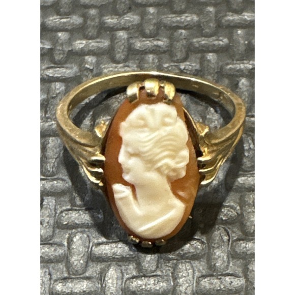 Vintage 10K Yellow Gold Carved Shell Cameo Ring Sz 5.5 - 2.4g William Schneider